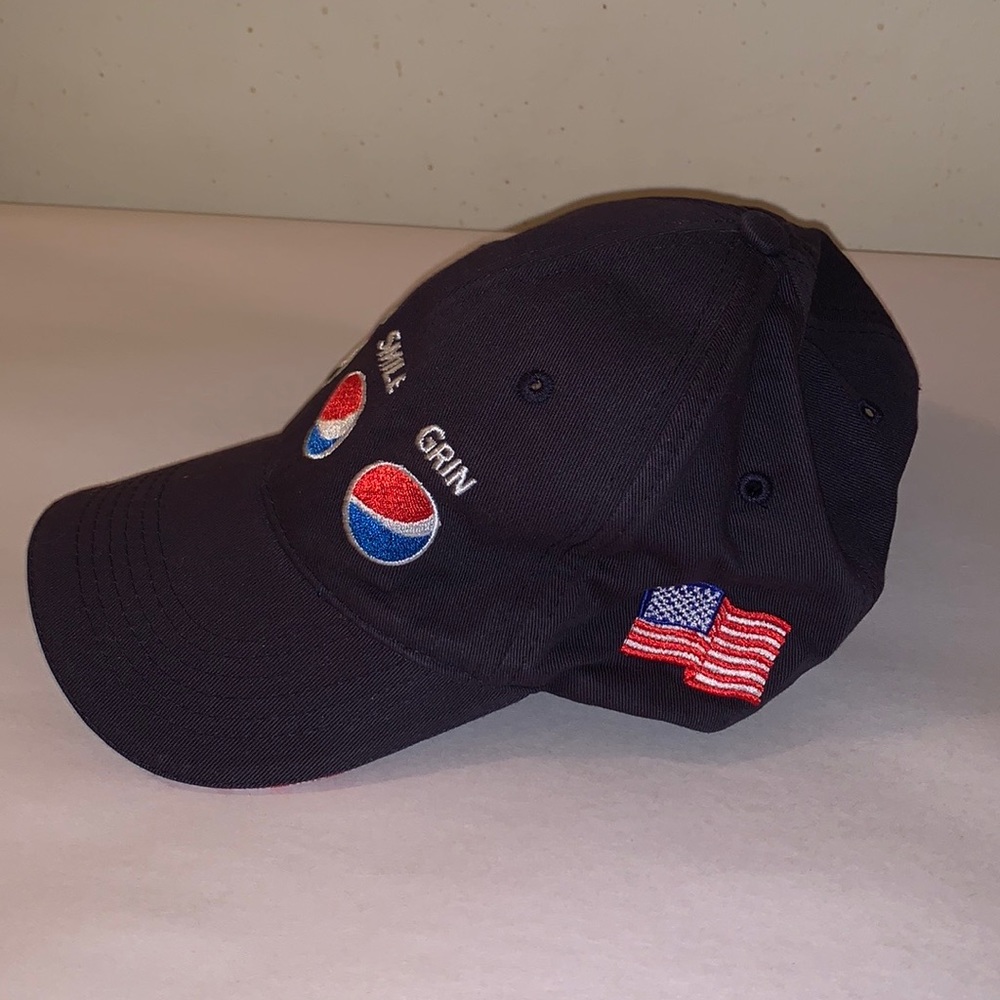 Cap Pre Owned - Picture 2 of 4